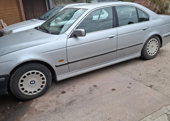 Grajewo ogłoszenia: Sprzedam bmw e39 520i 1997r do naprawy lub na części w całości....
